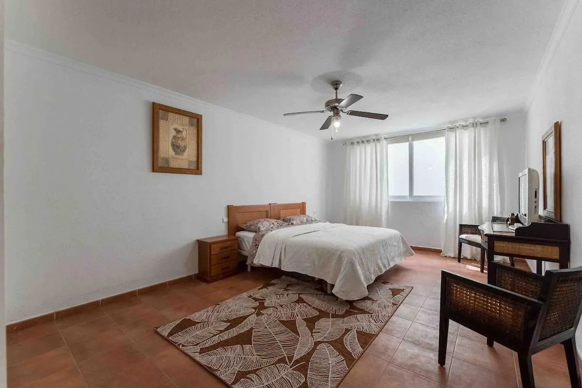 4 Bedroom Villa With Jacuzzi, Heated Swimmingpool, Front Ocean And View ! 洛斯克里斯蒂亚诺斯