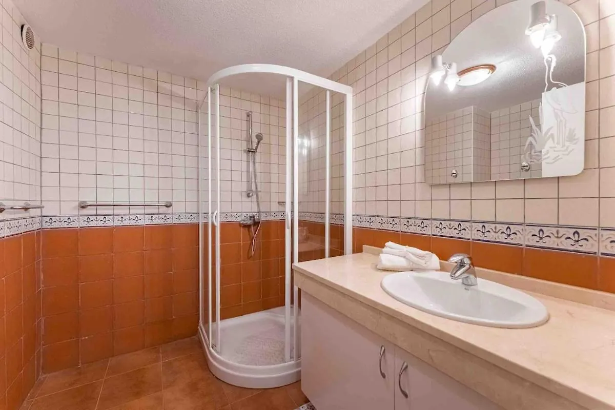 4 Bedroom Villa With Jacuzzi, Heated Swimmingpool, Front Ocean And View ! 洛斯克里斯蒂亚诺斯 0*,  西班牙
