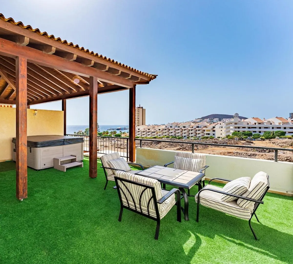 4 Bedroom Villa With Jacuzzi, Heated Swimmingpool, Front Ocean And View ! 洛斯克里斯蒂亚诺斯