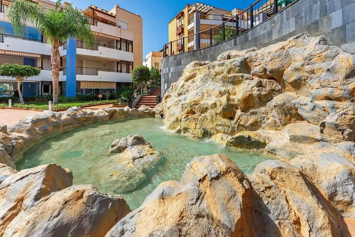 4 Bedroom Villa With Jacuzzi, Heated Swimmingpool, Front Ocean And View ! 洛斯克里斯蒂亚诺斯